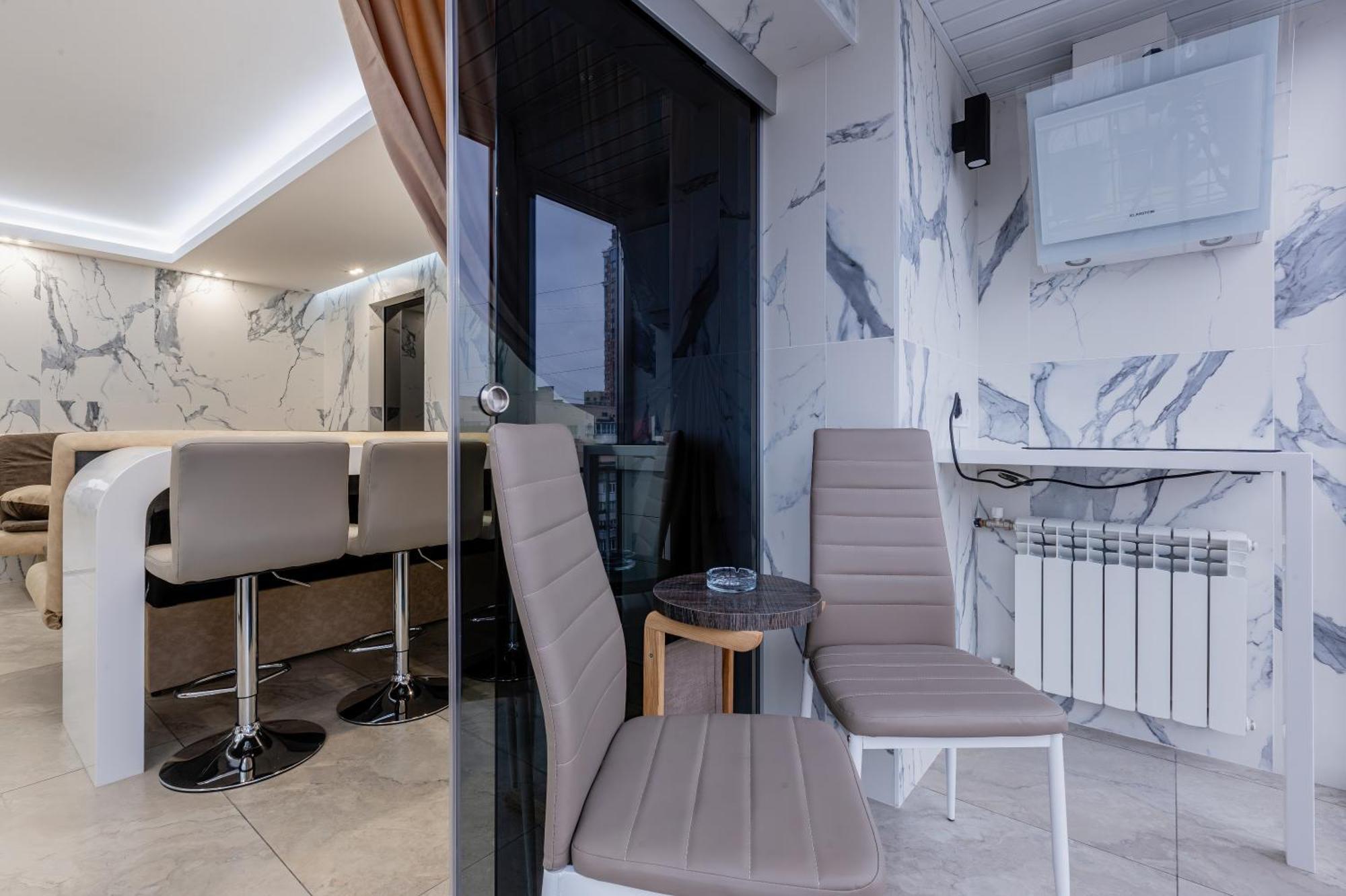 Hammam , Big Jacuzzi ,sauna , 2 Bedroom , Khrechatik Apartment