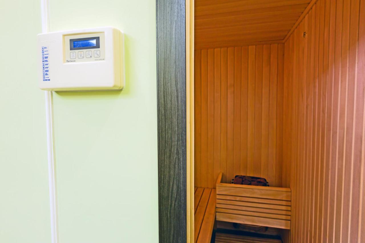 Hammam , Big Jacuzzi ,sauna , 2 Bedroom , Khrechatik Apartment